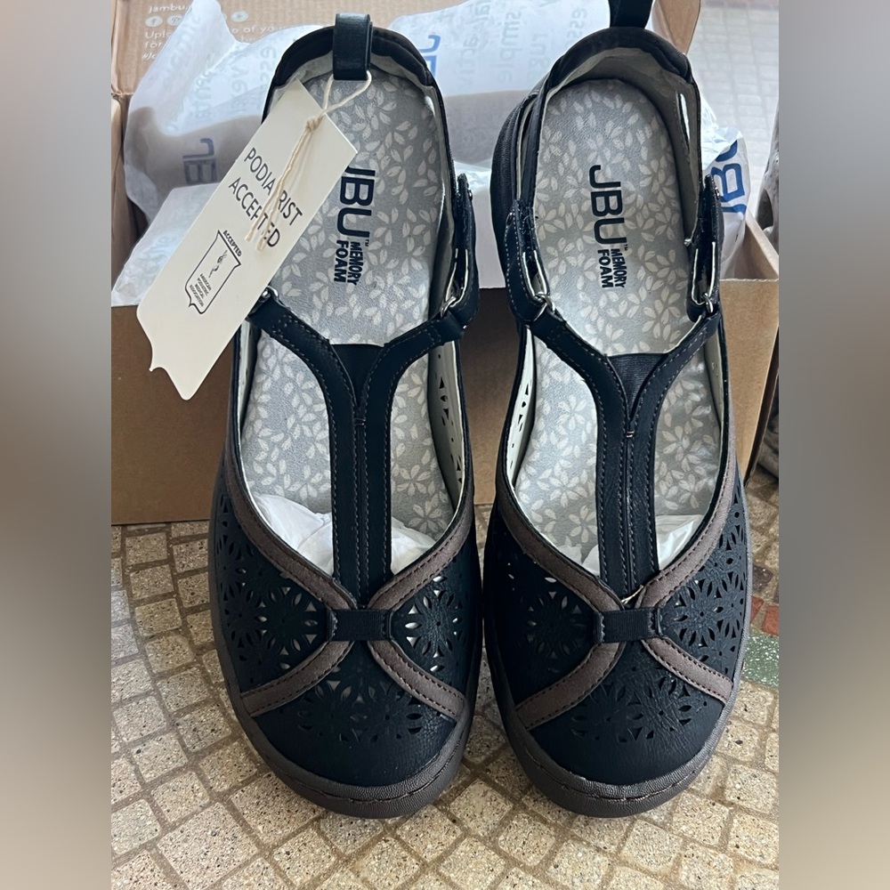 JBU Women's Daffodil Mary Jane T-Strap Comfort Flat -NEW/NEVER WORN Sz 7.5